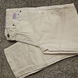 Q2🖤🔹️White Jeans